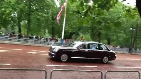 Queen Elizabeth II - 2014 drive by