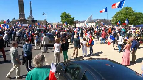 Manifestation anti Macron #M.A.M à la Place de Fontenoy à Paris le 16/04/2022 - Vidéo 3