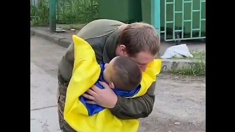 Emotional moments when a Ukrainian soldier reaches Home