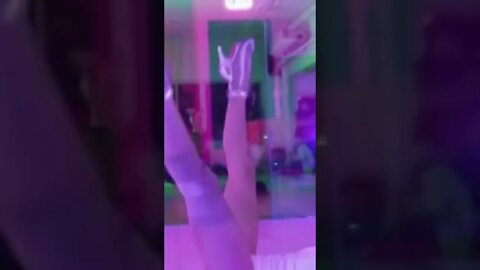 Hot Chinese Girl Get Down And Dirty When She Dances