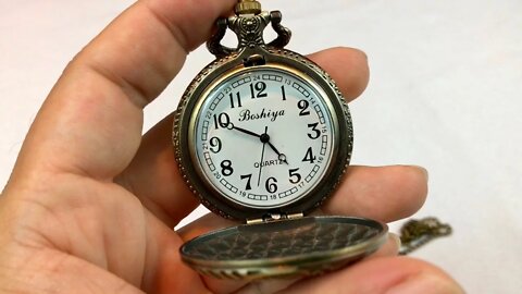 ALIENWOLF Unisex Antique Case Vintage Brass Rib Chain Quartz Pocket Watch by Yesurprise - giveaway