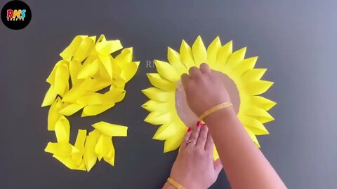 Beautiful Paper Flower Wall Hanging / Paper Craft For Home Decoration /Sunflower Wall hanging /DIY