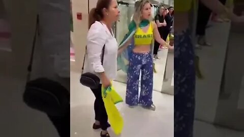 Shopping Jk Iguatemi SP não permite os clientes entrarem com a bandeira do Brasil#Boicote#news