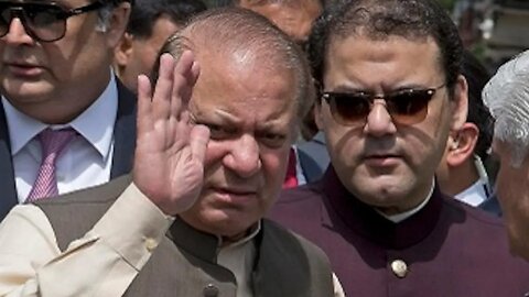 Nawaz sharif return to pakistan in plane