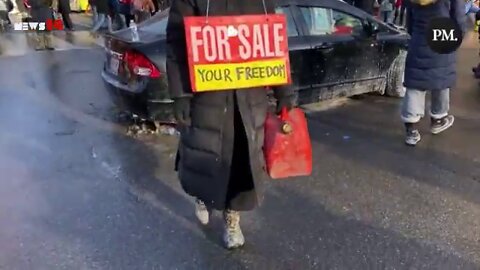 Ottawa - Citizens bring "empty" petrol containers to the Capitol to protest | NEWS-19