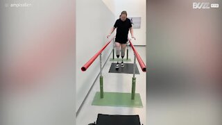 Man whose feet were amputated walks again 1