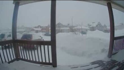 Timelapse capta nevão no Canadá