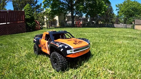 Unboxing: Bwine Amphibious Remote Control Car, 1:10 Big Size Waterproof RC Car