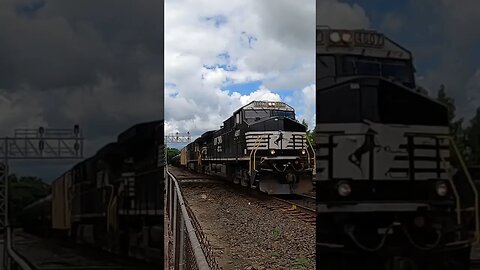 Norfolk Southern Slamming The Double Diamonds #train #asmr #trainhorn #railway #norfolksouthern