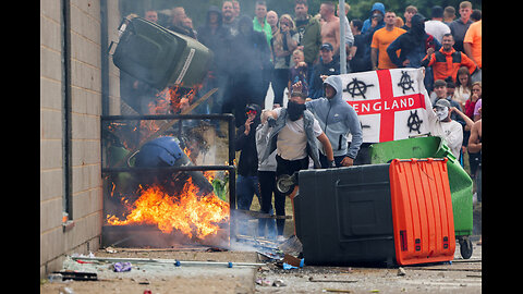 UK Violence ON LIVE: Starmer Condemns 'Far Right Thuggery' as Anti-Immigration Protest