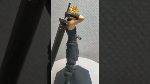 Den Knight Quickie: Cloud Strife Statue #finalfantasy #unboxing #review #games