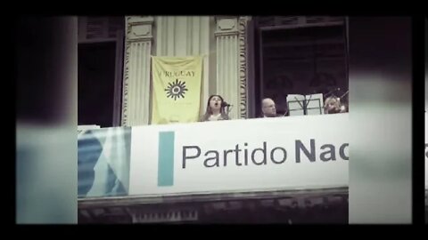 Luz del Alba, en el día del Patrimonio en los balcones del Honorable Directorio del Partido Nacional