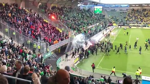 ADO Den Haag fans vallen Excelsior vak aan na afloop van promotie duel ADO Den Haag - Excelsior.