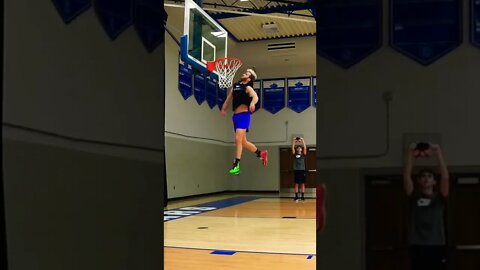 WHAT’S THIS VERTICAL? RIM HEIGHT: 9’10.6 💥🚀 #shorts #verticaljump