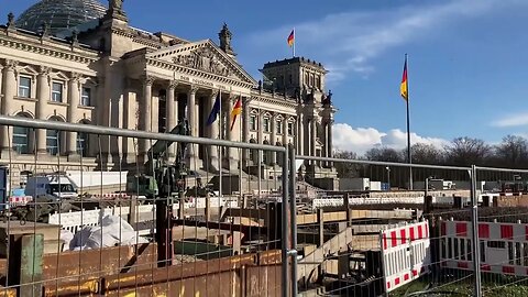 Warum es von der Regierung schlau ist, einen großen Graben rund um den Reichstag zu bauen