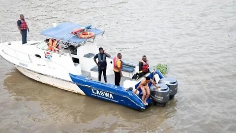 Woman alights from cab, jumps into Lagos lagoon.