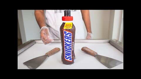 SNICKERS SHAKE ICE CREAM ROLLS - SATISFYING ASMR