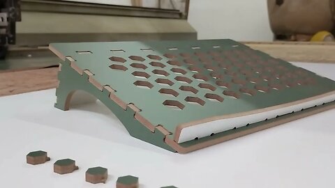 Base em MDF de 6mm para notebook! #marcenaria #cnc #brasil #2023