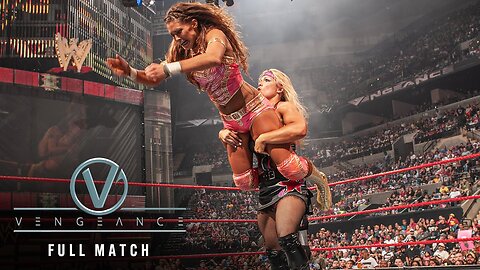 FULL MATCH - Beth Phoenix vs. Eve Torres - Divas Title Match: WWE Vengeance 2011