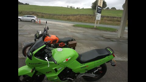 AJS Tempest 125 Scrambler / Kawasaki GPX 750R , Up Dale Down Yonder part 1, Route 59 Café