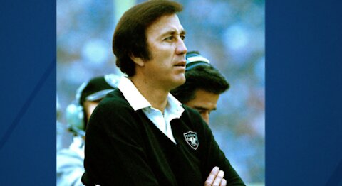 Tom Flores says Raiders' answers are in locker room