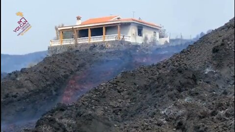 BUILDING ABOVE LAVA FLOW IN LA PALMA