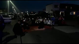 SOUTH AFRICA - Cape Town - Manenberg Iftaar (Video) (P37)