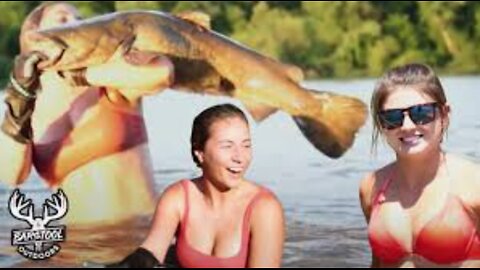 Noodling with Sydnie Wells and Barstool!