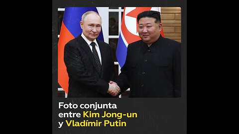 Kim Jong-un y Vladímir Putin se toman una foto conjunta en su visita oficial