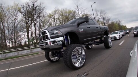 30x16 on 42x15.5 TIRES ultimate air ride 2014 RAM2500 Cummins SUPER LIFTED TRUCK