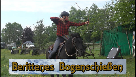 Berittenes Bogenschießen