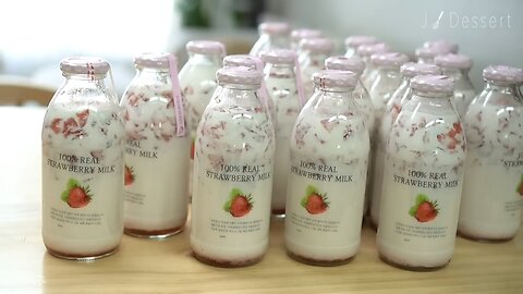 Korean Cafe :: How to Make Strawberry Milk, Popular in Korea