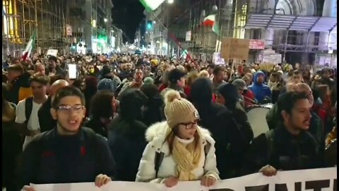 ITALY - Huge Protest In Genoa Tonight With University Students In Full Force!