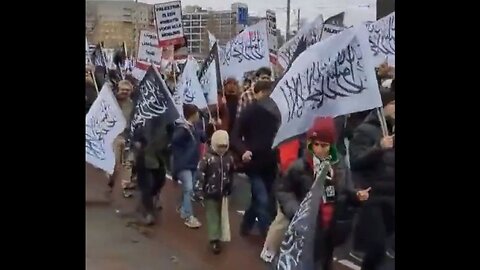 Netherlands Captured By Islam: Hundreds Of Muslims Marched With ISIS Flags In Protest Of Israel