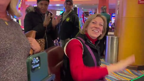 Best Gambling CHEERLEADERS at the Casino -Their Great Luck Brought me Double Jackpots