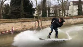 Wakeboarding i det oversvømmede Paris