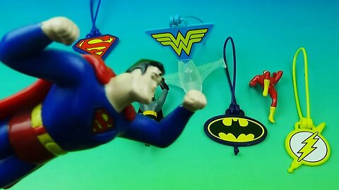 1998 DC SUPER HEROES HANGERS SET OF 4 SUBWAY COLLECTIBLES VIDEO REVIEW