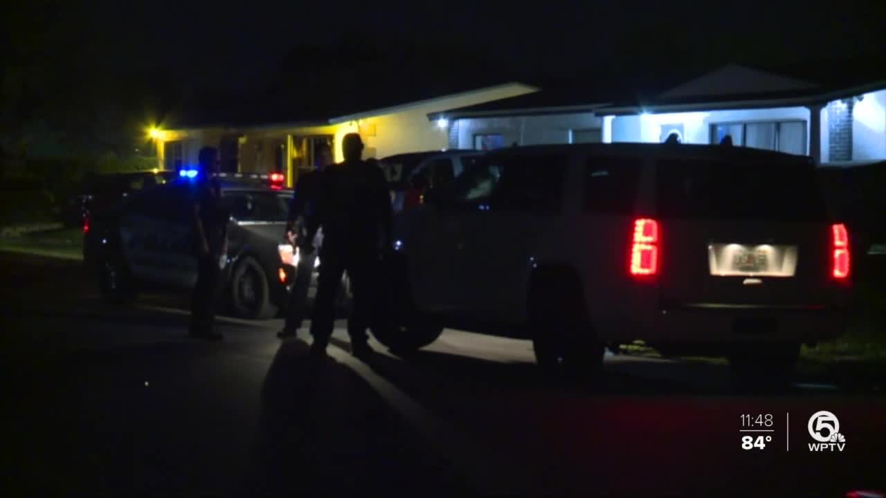 2 men in custody after incident involving West Palm Beach police cruiser