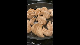 Steaming gyoza