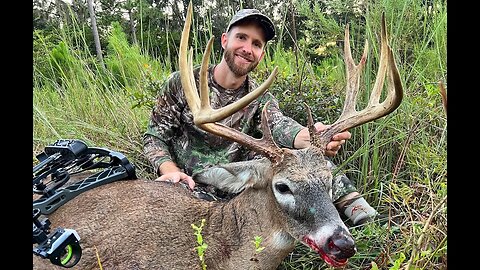 Bowhunting For North Florida GIANT! 11 POINT Whitetail Buck!!!