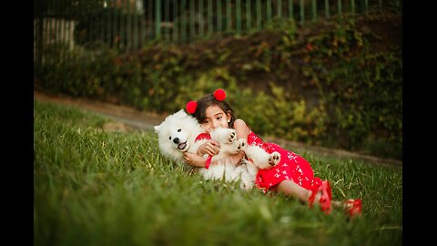 Cute babe play with Dog!