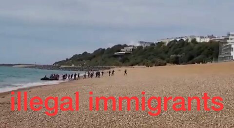 illegal immigrants bypass and land on Folkestone beach