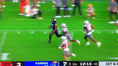 Kansas Jayhawks QB Jason Daniels TD 🏈 33yds.