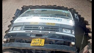 Startling footage captures a sinkhole consuming a truck in Pune, India