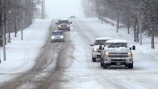 Thousands In Oregon Without Power For Days