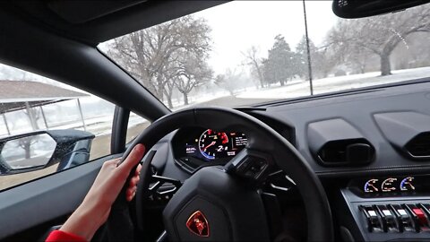 LAMBORGHINI SNOW DRIFTING!