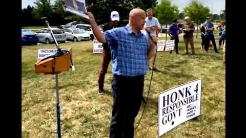 Mike Bayer Mississauga Erin Mills PPC candidate at the Unmask the Children Rally Etobicoke 08/17/21