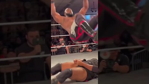 Demarcus Kayne vs Moses - Brutal Senton 😲