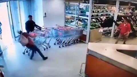 Shoplifter Gets Taken Out With A Perfectly Thrown Bottle Of Coke