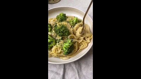 Creamy Vegan Broccoli Pasta 🥦 😋